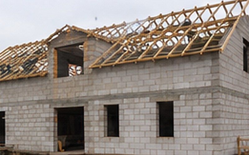 Roof installation project in Ķekava - new-build structure before covering installation